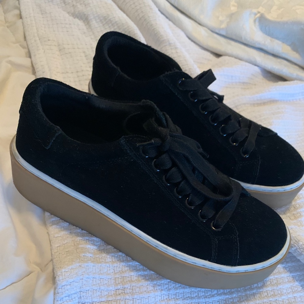 Black Steve Madden platform sneakers